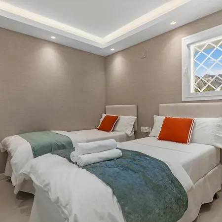 Front With Pool Apartament *