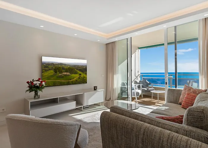 Front With Pool Marbella