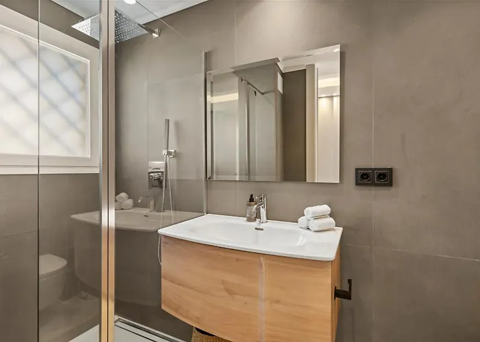 Front With Pool Marbella