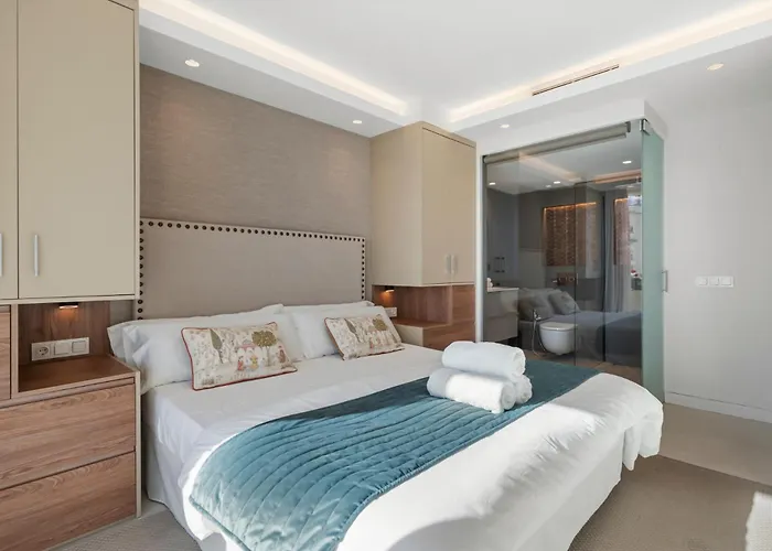 Front With Pool Apartment *