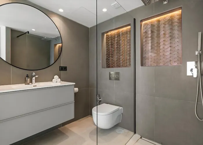 Front With Pool Апартаменты *